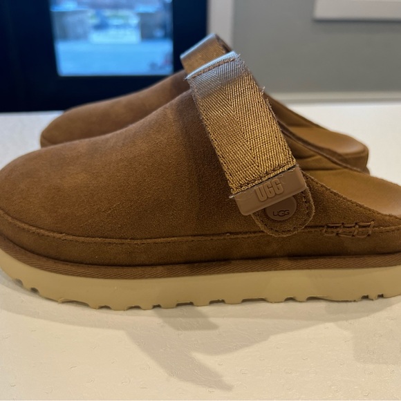 UGG Goldenstar Clog - Picture 4 of 9